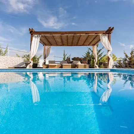 Dream Holiday In Luxury With Sea View Surrounded By Nature 타비라