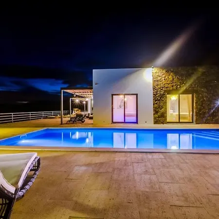 Dream In Luxury With Sea View Surrounded By Nature تافيرا
